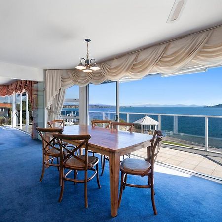 Spectacular Lakefront Home Taupo Eksteriør bilde