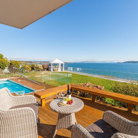 Spectacular Lakefront Home Taupo Eksteriør bilde